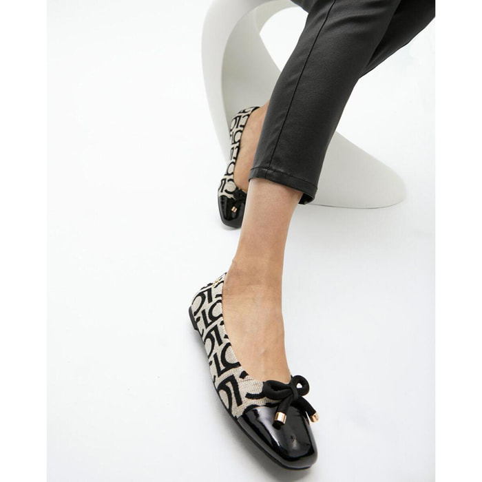 Ballerina a punta tonda con fiocco frontale