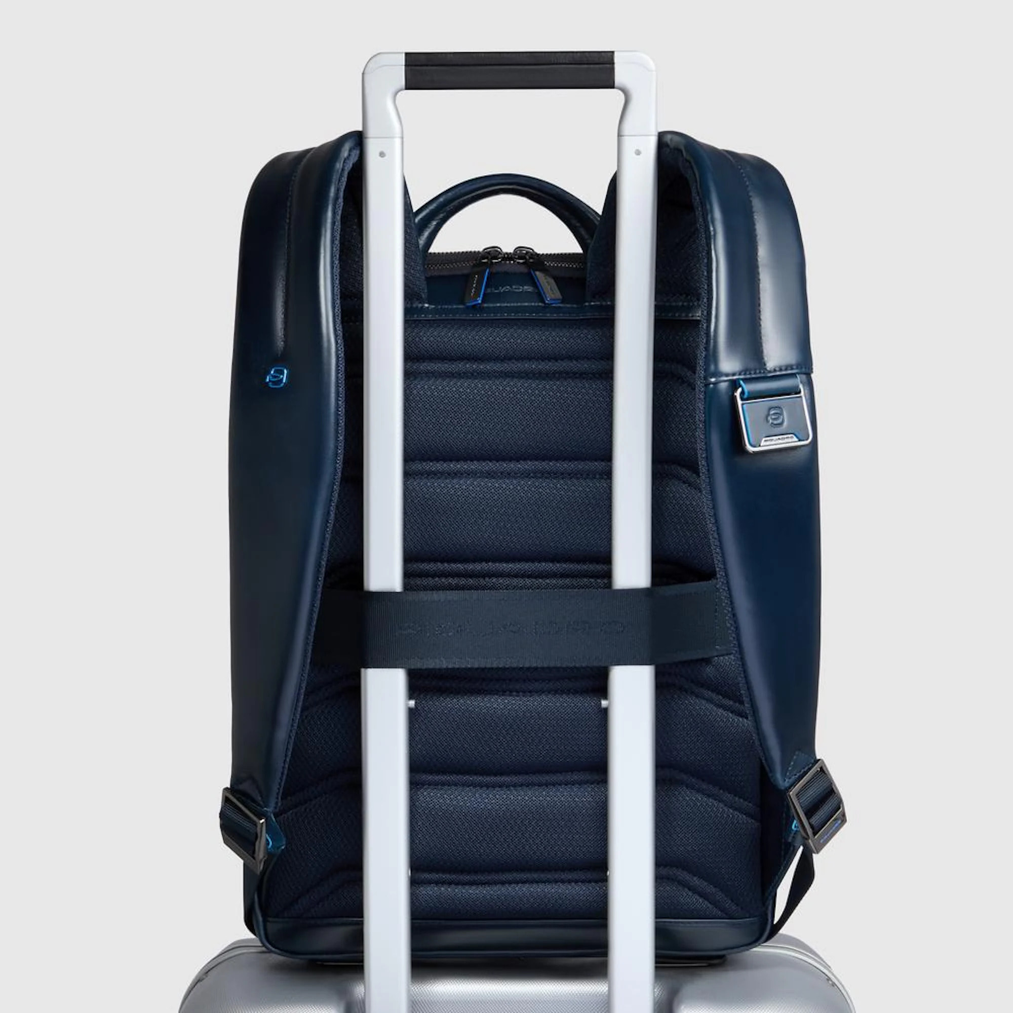 Piquadro Zaino personalizzabile porta pc e iPad® con protezioni antiurto e RFID e tasca per AirPods®