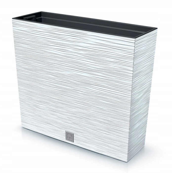 Macetero color blanco, con depósito, colección FURU, de 58 x 18 x 49,8 cm, capacidad de 12 L.