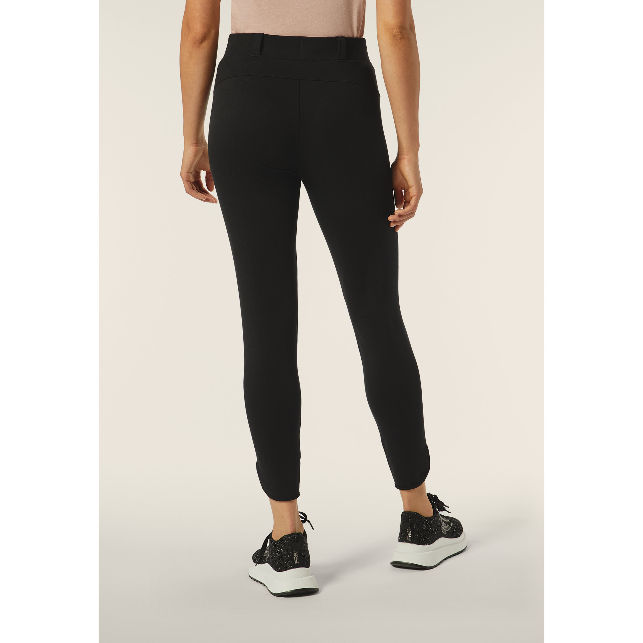 Pantaloni donna slim fit in felpa con apertura sul fondo