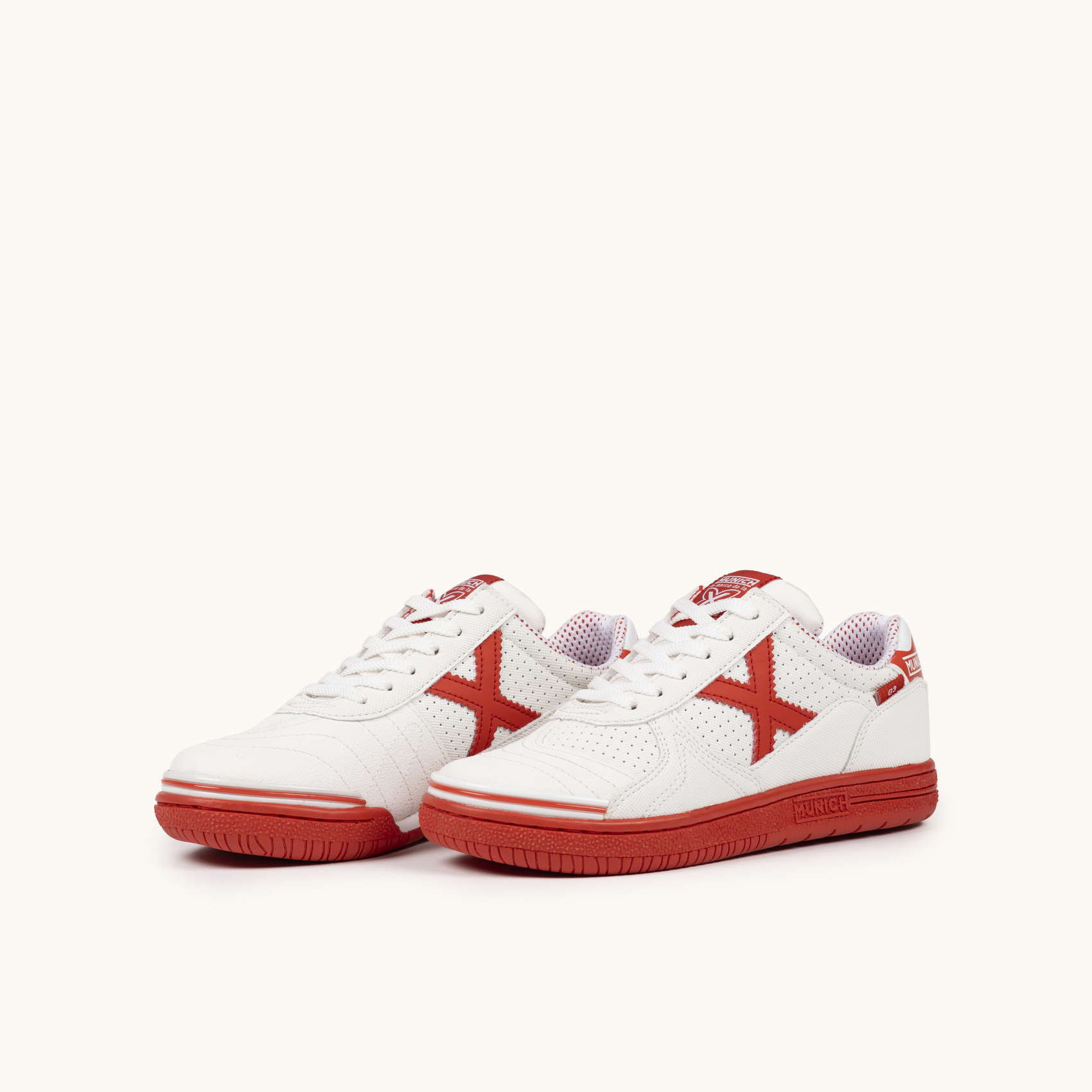 Zapatilla de Fútbol Sala Infantil Blanca y Roja MUNICH G-3 KID 455