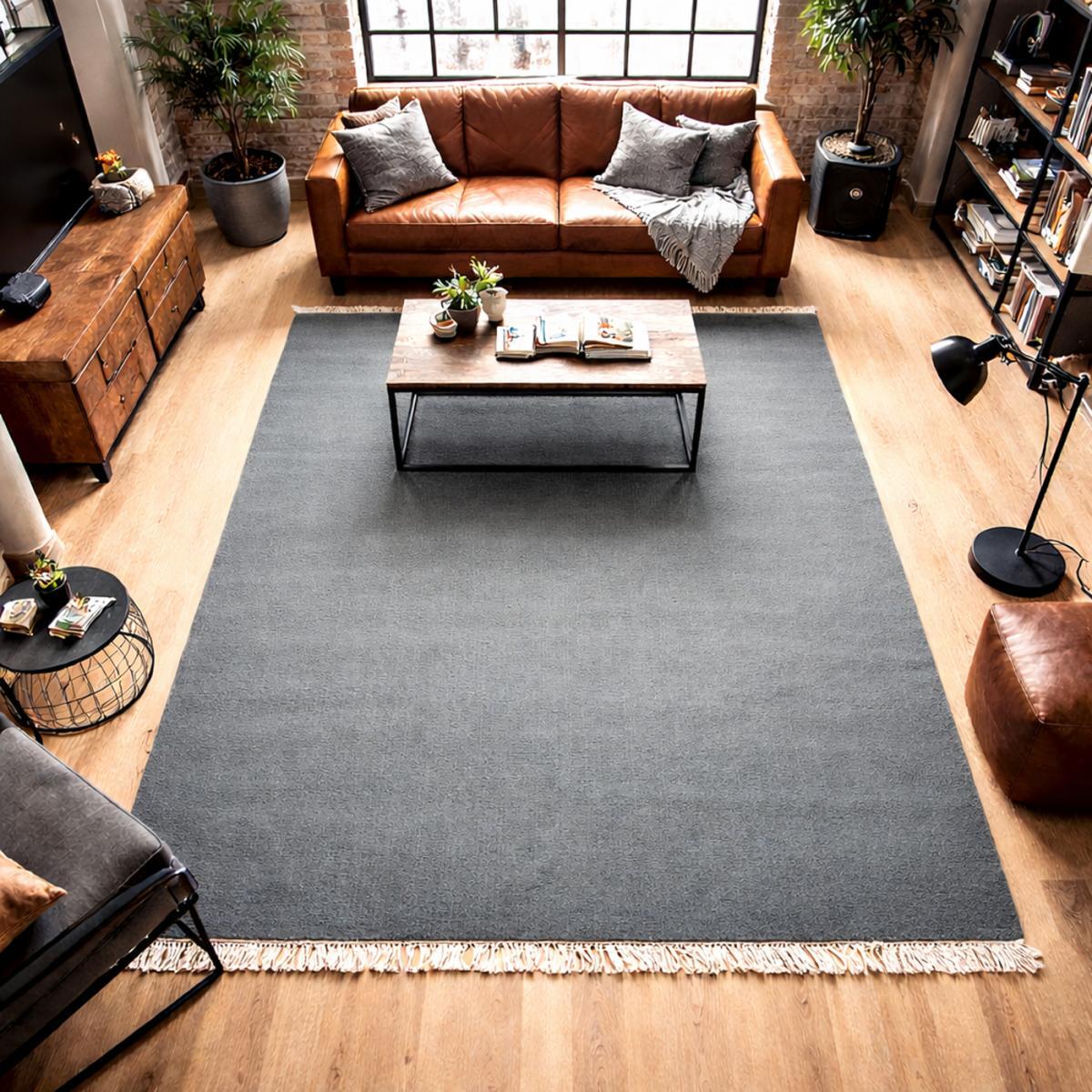 Tapis Kilim tissé à la main en laine uni argent