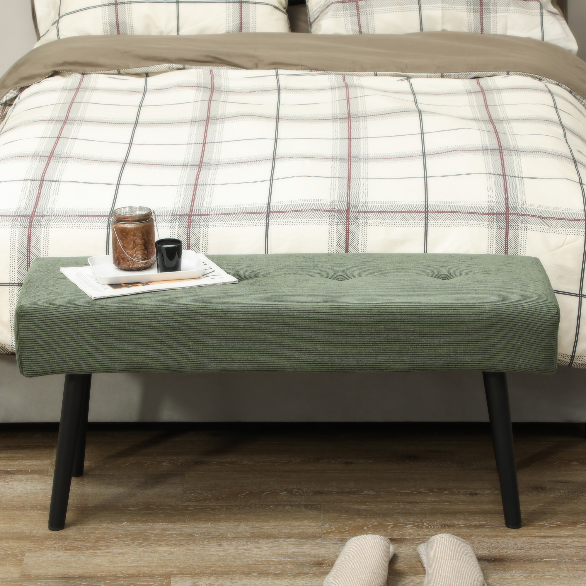 Banquette bout de lit velours côtelé design dim. 100 x 36 x 45 cm acier noir tissu vert