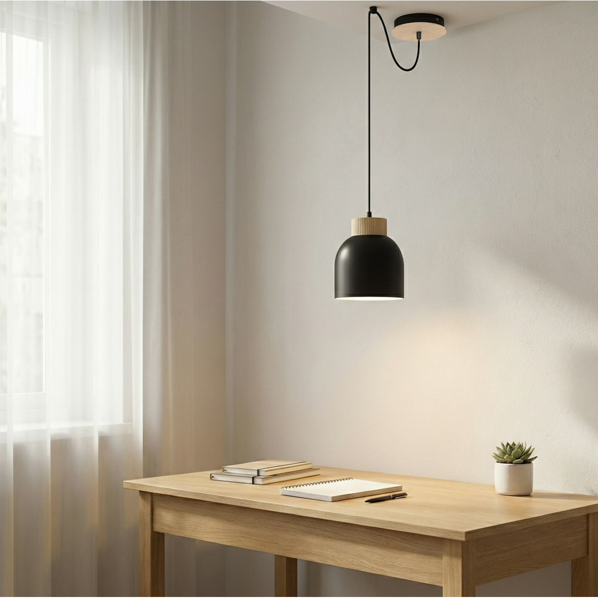 Lampada a sospensione Kru in acciaio nero opaco e legno