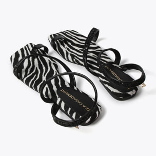 Sandali con fascette metallizzate e plantare con stampa zebrata