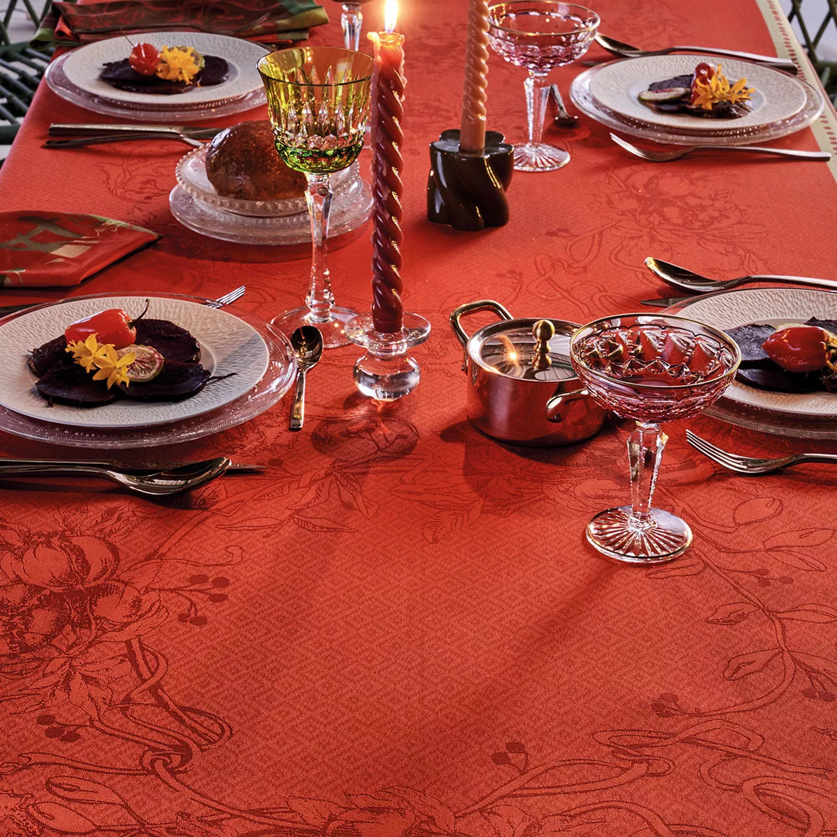 Set pur coton anti tache motif jacquard Noel fruite rouge