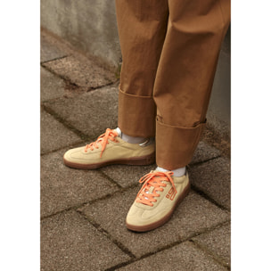 Zapatillas de Mujer Rebel Modelo Rebel Suede Amarillas con Detalles Metálicos