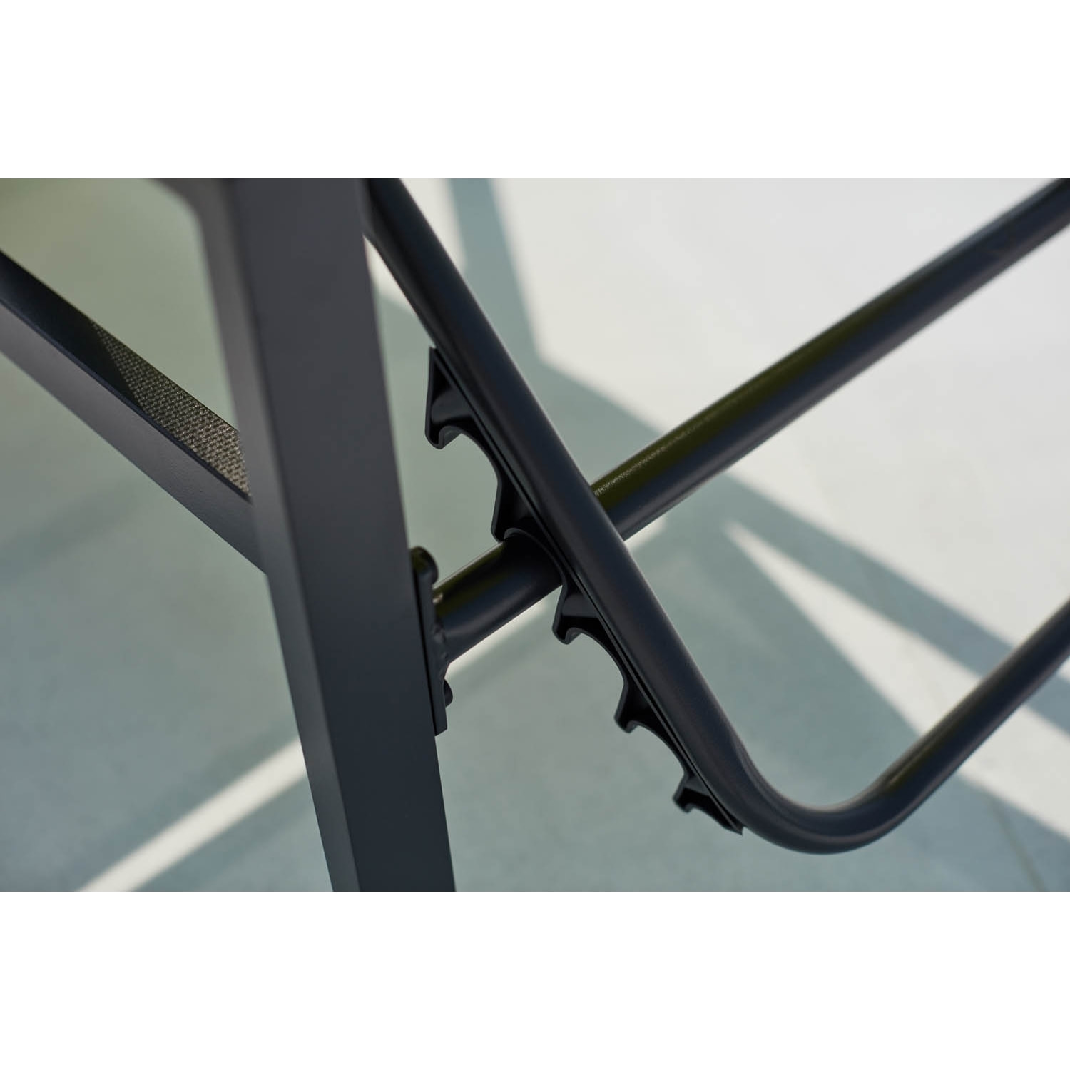 Lot de 2 transats en aluminium gris foncé et vert SITGES