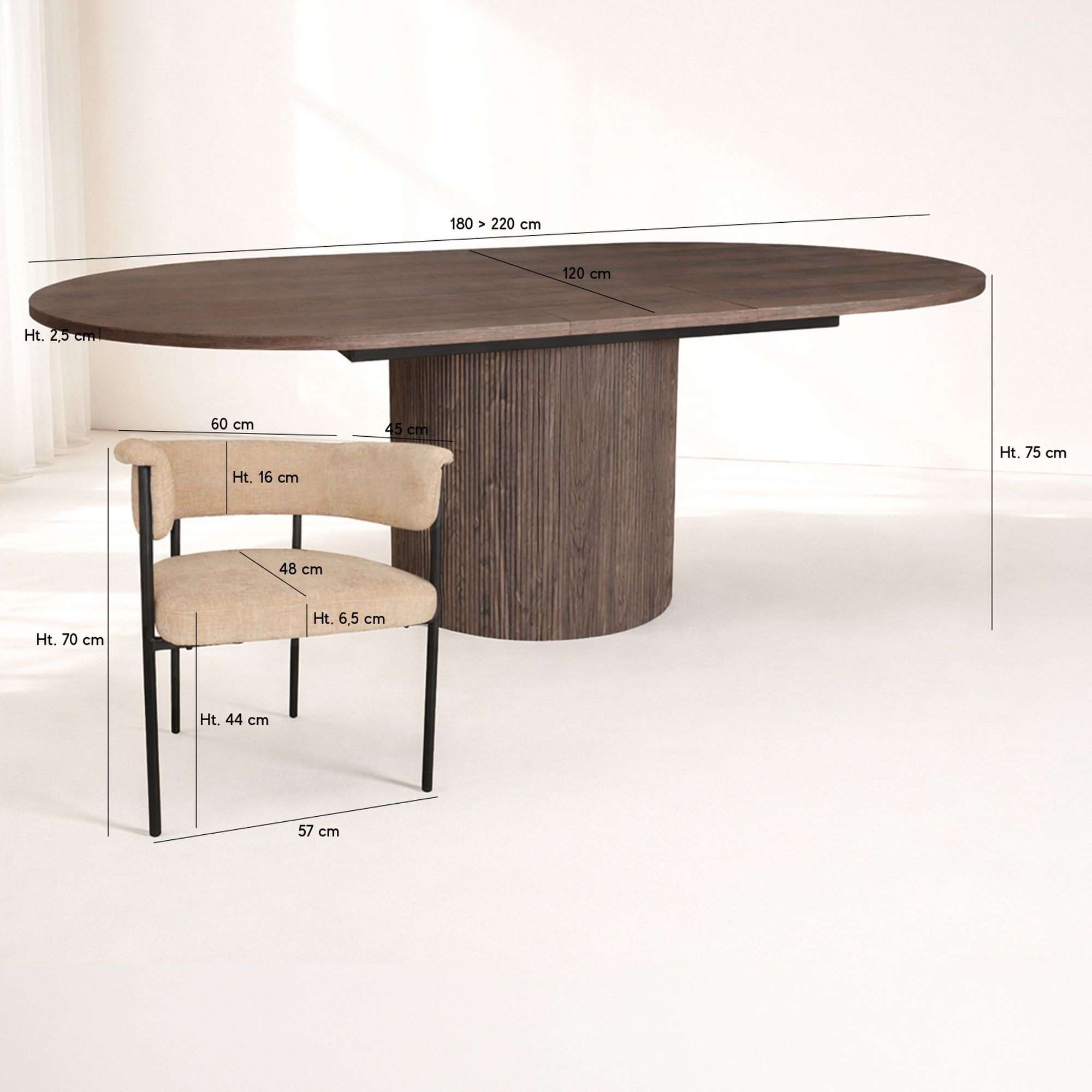 Ensemble table extensible ovale et 6 fauteuils en tissu beige