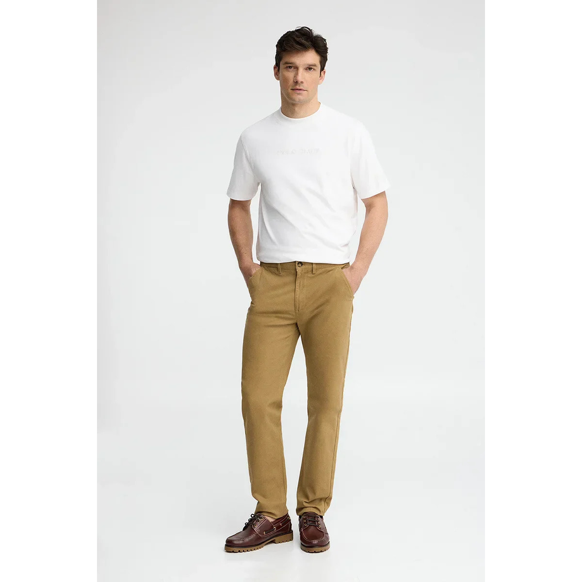 Pantalón chino camel slim con logo Polo Club