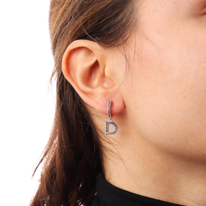 Orecchino Pendente con Lettera D in Pavé di Cubic Zirconia Blu