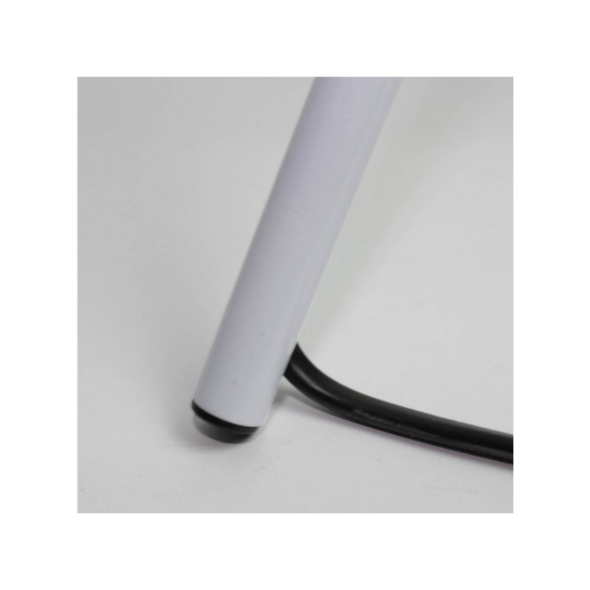 Lampe de chevet trépied design blanche - SIMPLY