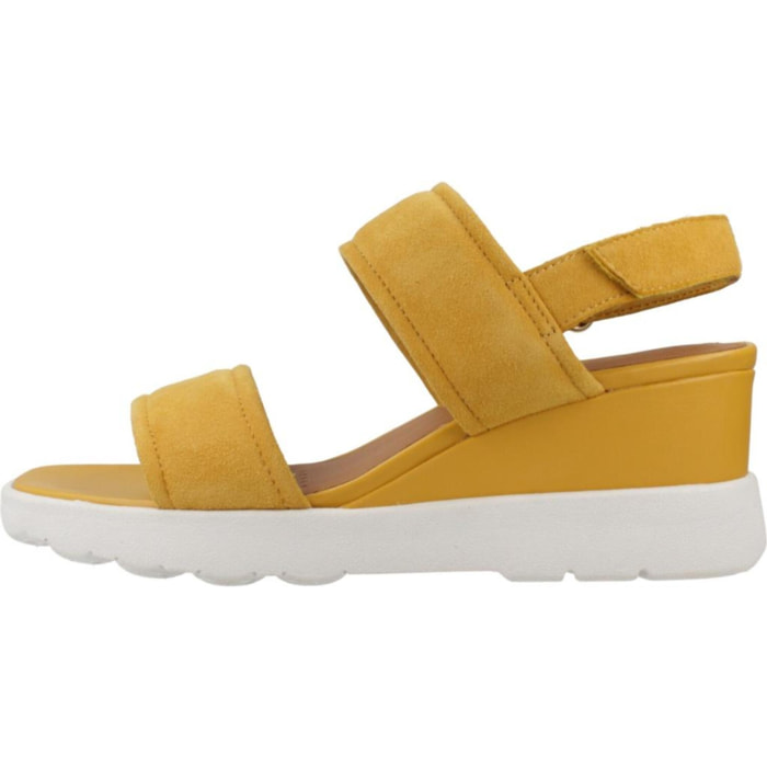 Sandalias Mujer de la marca GEOX  modelo D SPHERICA EC6 AMARILLO
