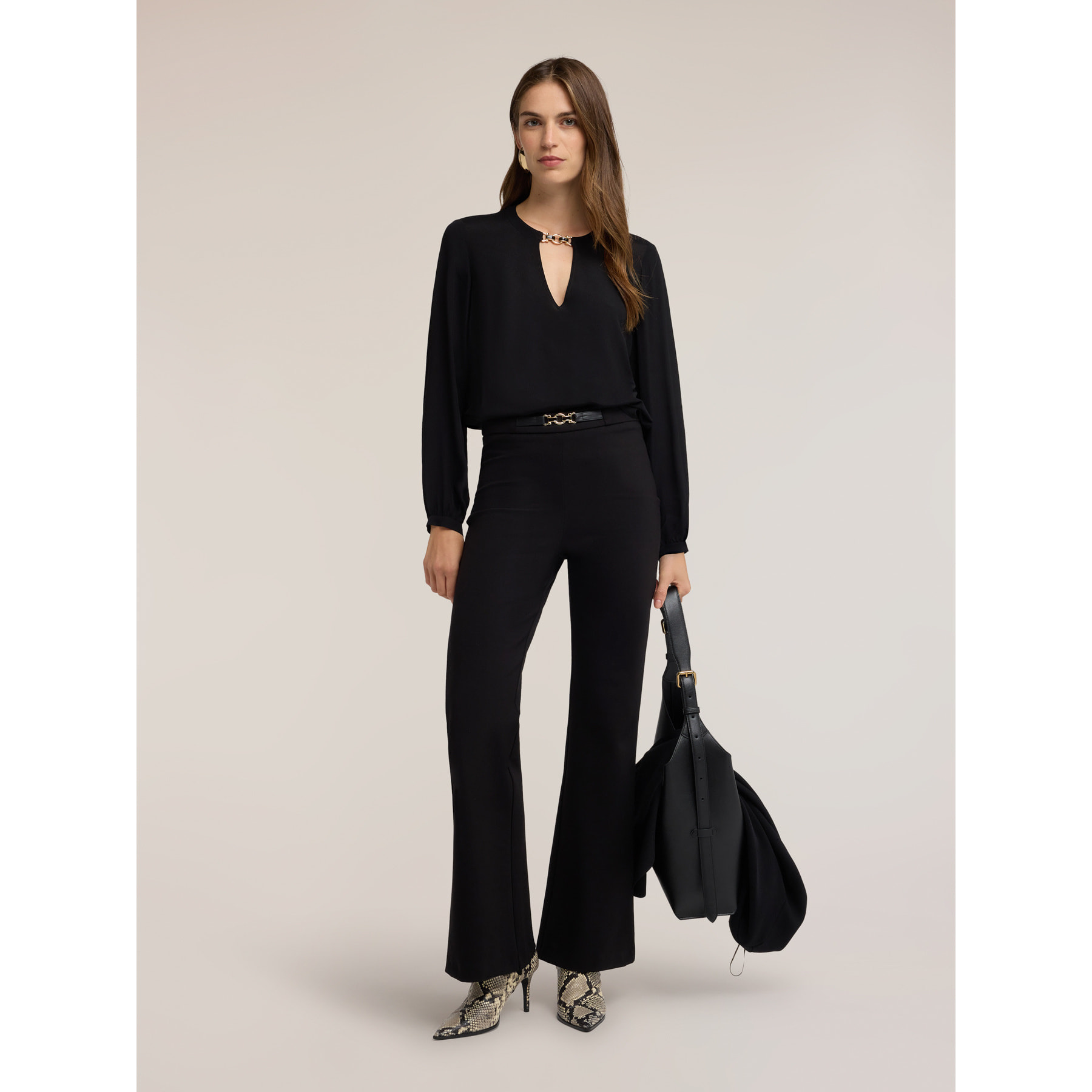 Motivi - Blusa in crêpe de chine con passante metallico - Nero