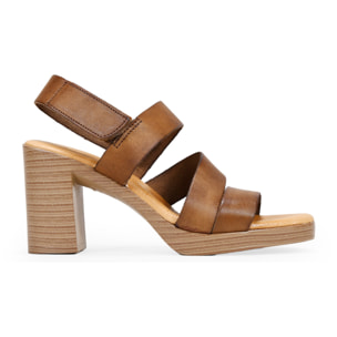 Sandalias de piel marrones con tacón efecto madera