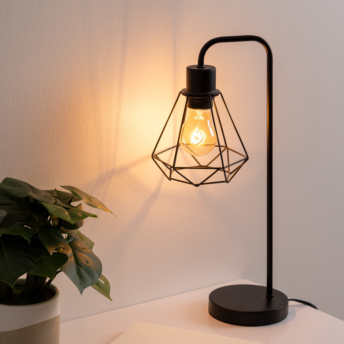 Lampe "Flave" - métal filaire - noir H46 cm