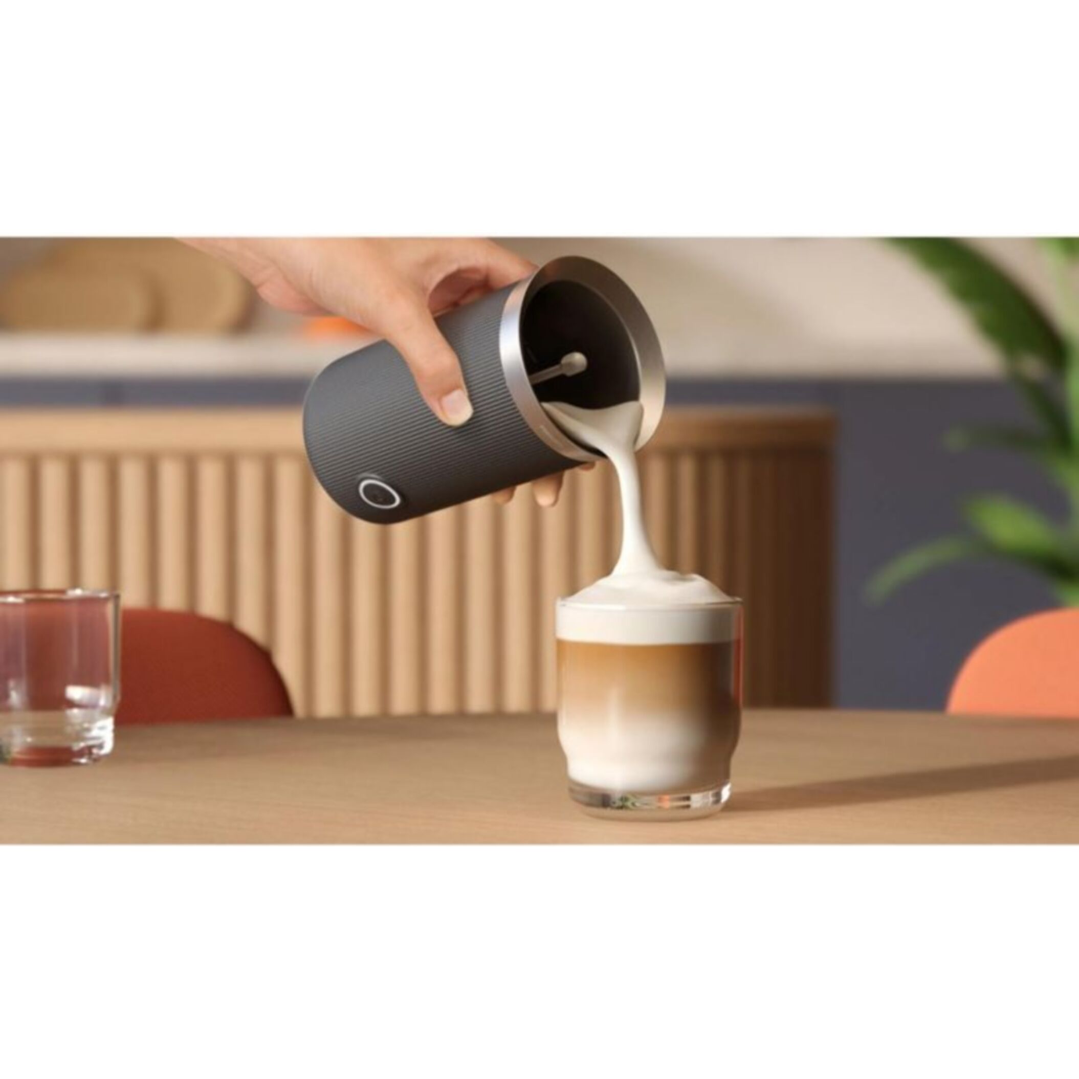 Machine à expresso PHILIPS Baristina BAR303/60 cafetière à grain Noire + mousseur à Lait