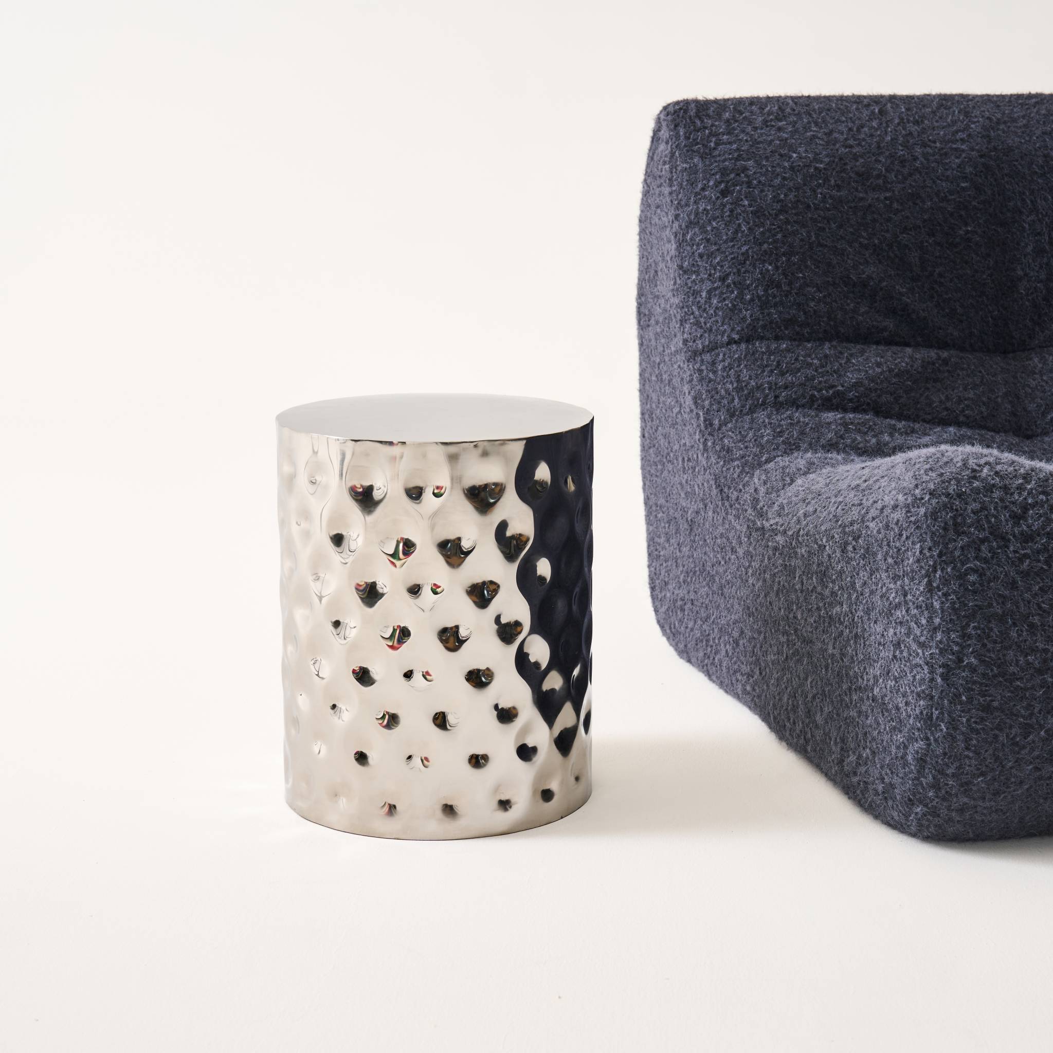 Table d'appoint. bout de canapé. table de chevet acier émaillé chromé Ø33 x H 41cm - Mira