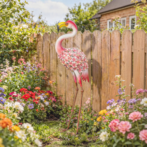 Statue de jardin flamant rose métal plumes florales