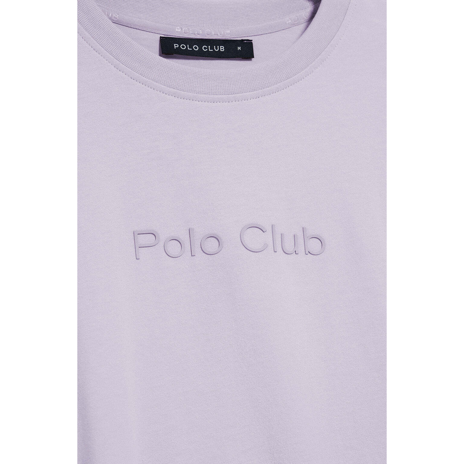 Camiseta color lavanda de manga corta y cuello redondo con logotipo Polo Club