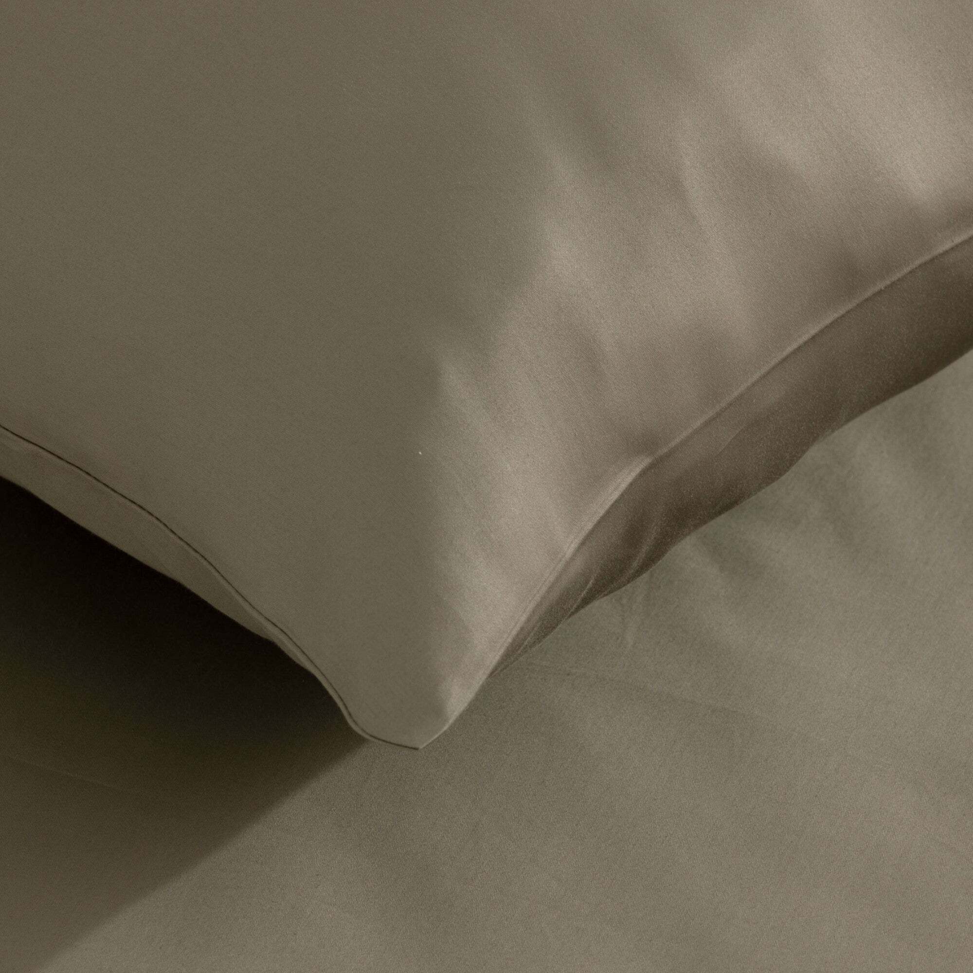 Taie d'oreiller en satin 157 fils Desert Sage