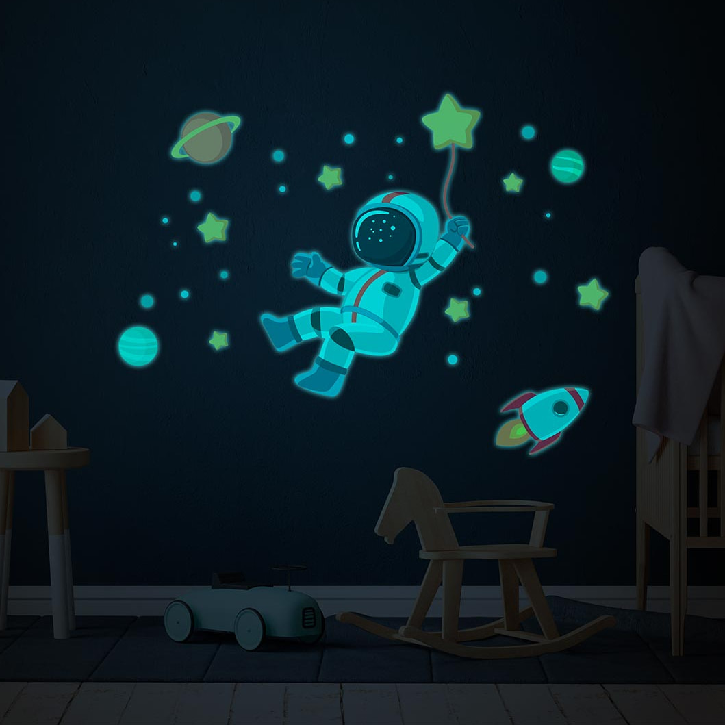 Sticker phosphorescent lumineux - ASTRONAUTE DANS L'ESPACE ÉTOILÉ