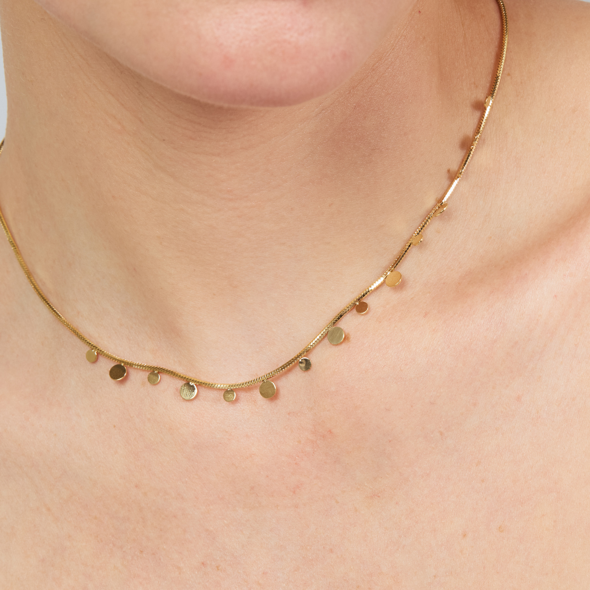 Collar acabado en oro amarillo de 18k