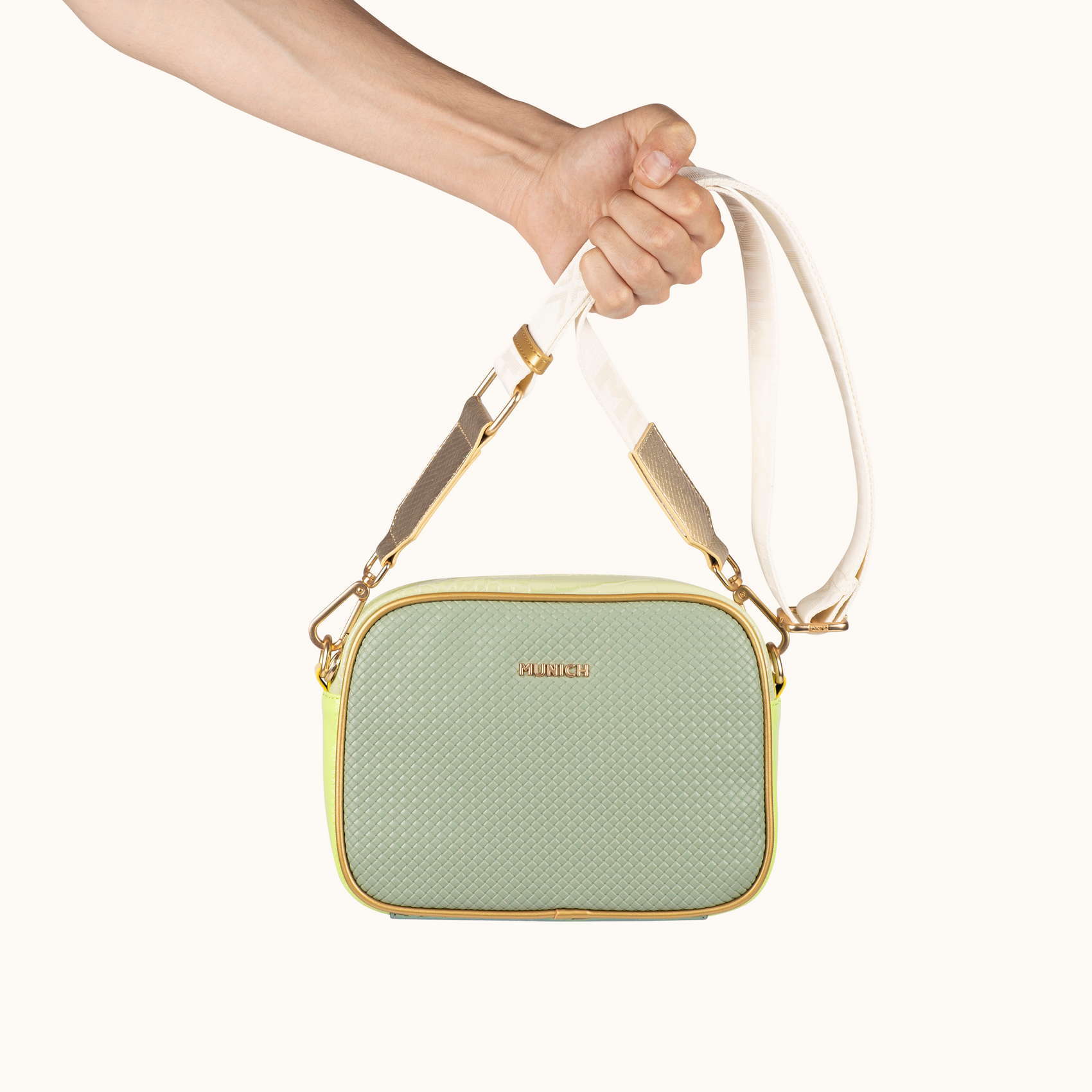Bandolera Tipo Camera con Acabado Metálico Menta BLOCK FUN MINT CROSSBODY CAMERA