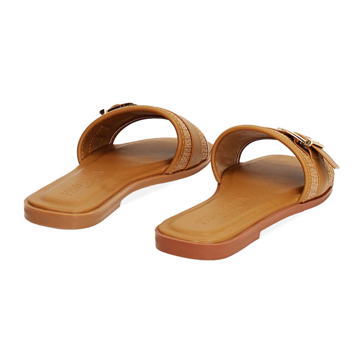 Sandalias planas cognac con estilo veraniego