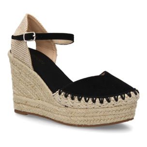 Alpargata de cuña alta de esparto con cierre de hebilla