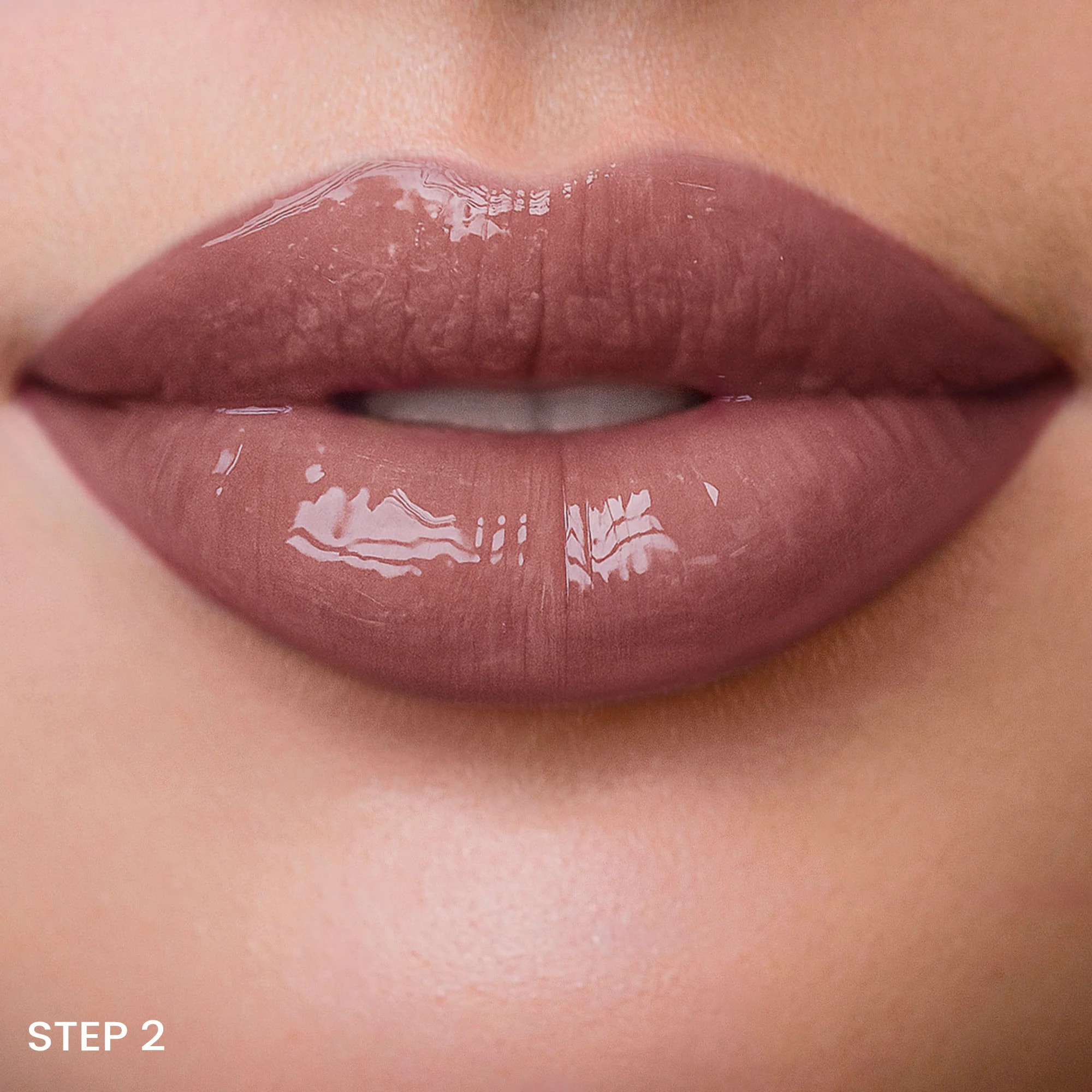 EXTRA DURABLE LIP DUO - LIQUID LIPSTICK + LIP GLOSS Rossetto liquido lunga durata con gloss lucido