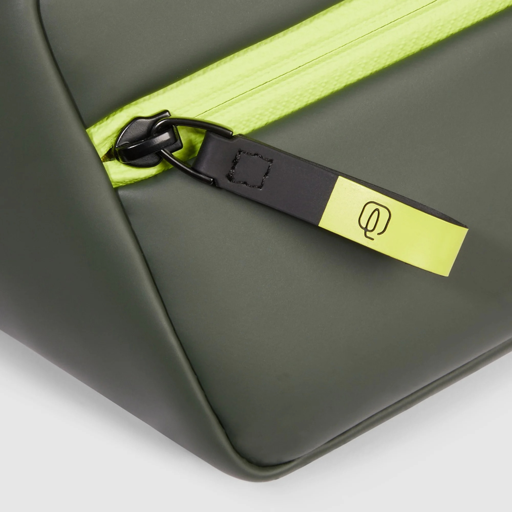 Piquadro Marsupio in tessuto gommato resistente all'acqua con tasca per AirPods® e protezione RFID