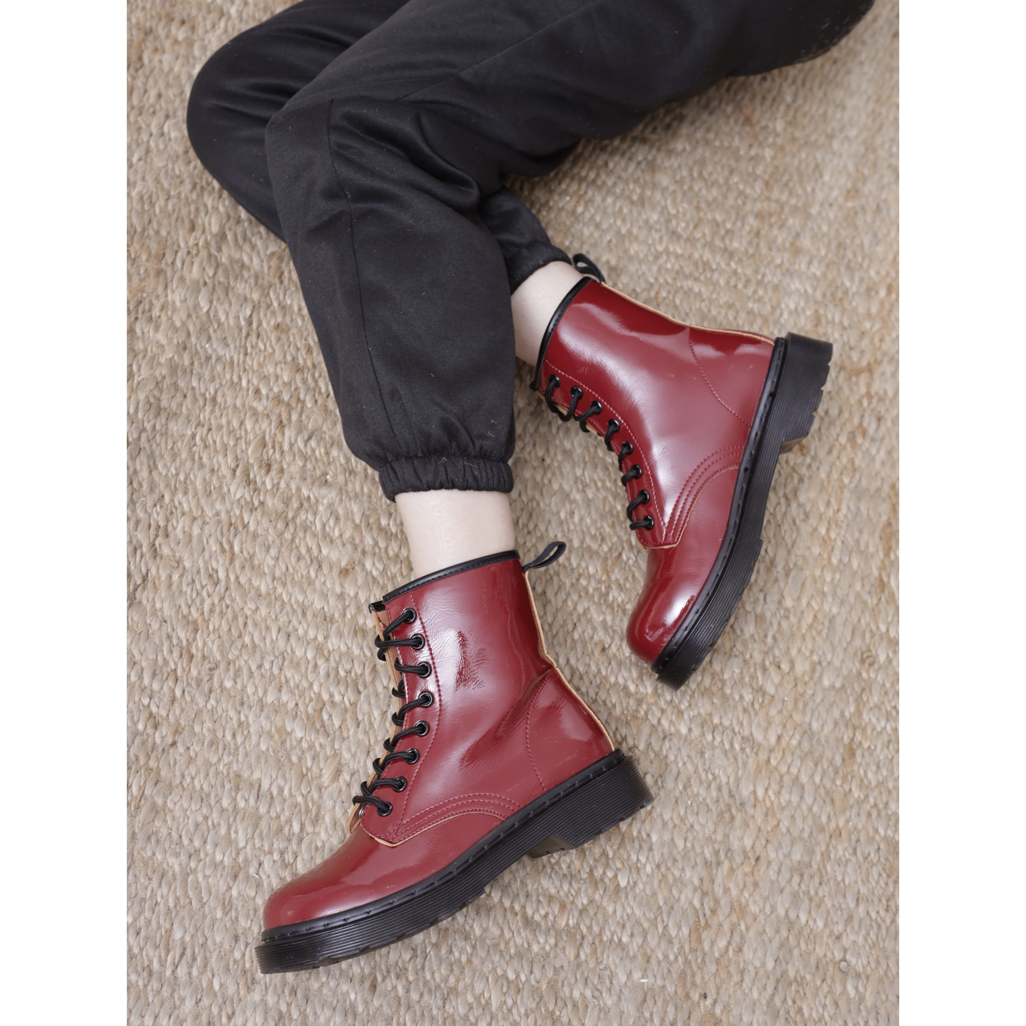 ANFIBIO 8 BUCHI VERNICE BORDEAUX