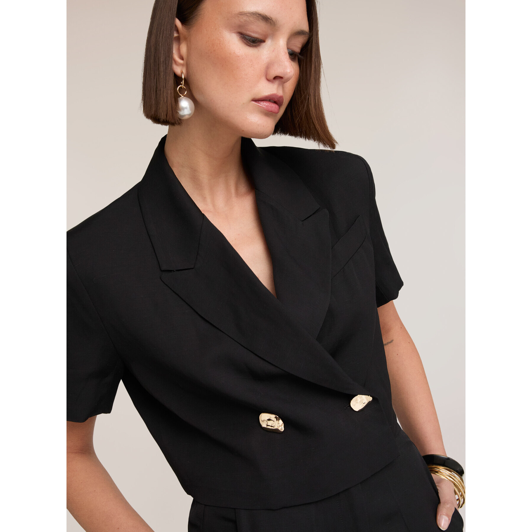 Motivi - Chaqueta corta cruzada de manga corta - Negro