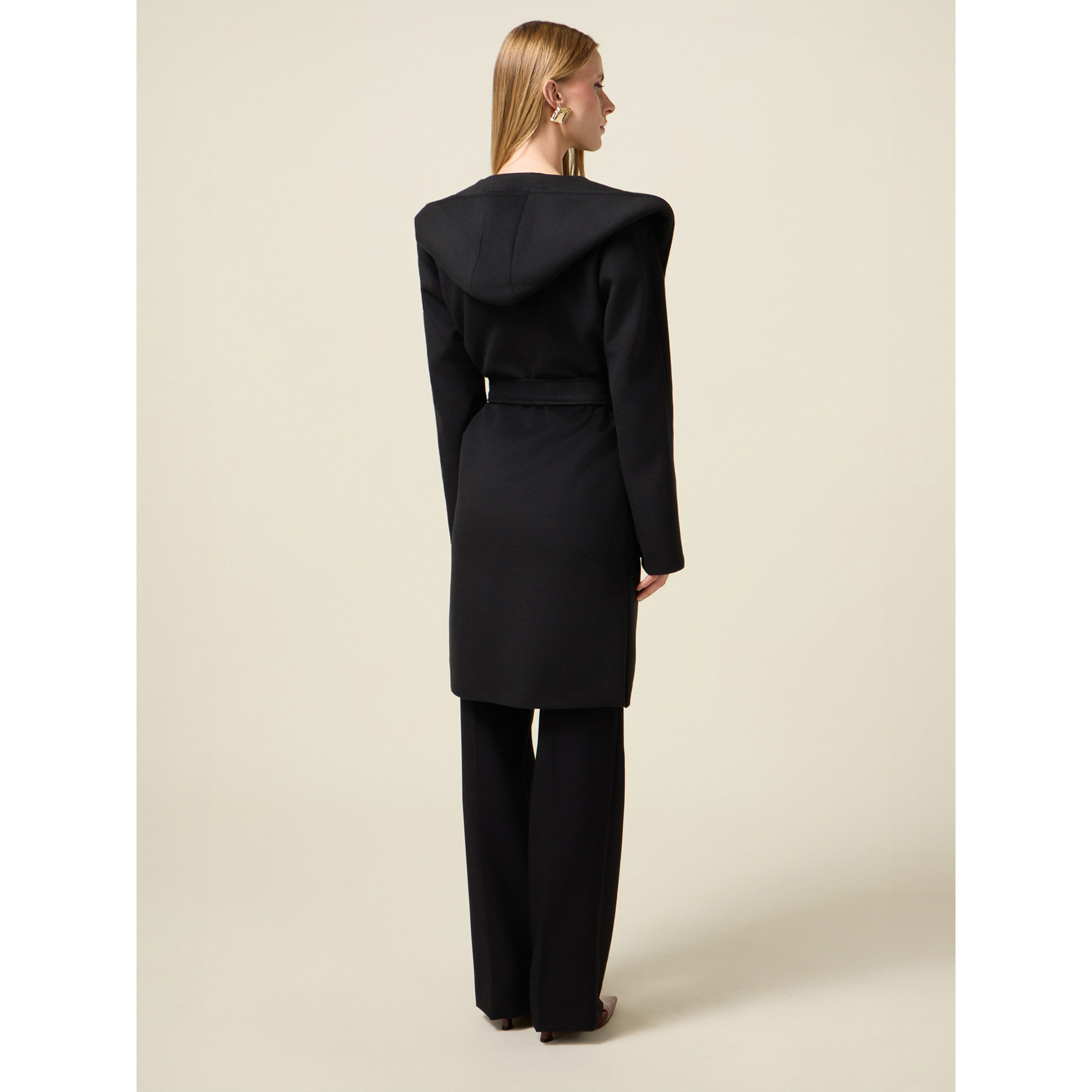 Oltre - Cappotto con cappuccio e cintura - Nero