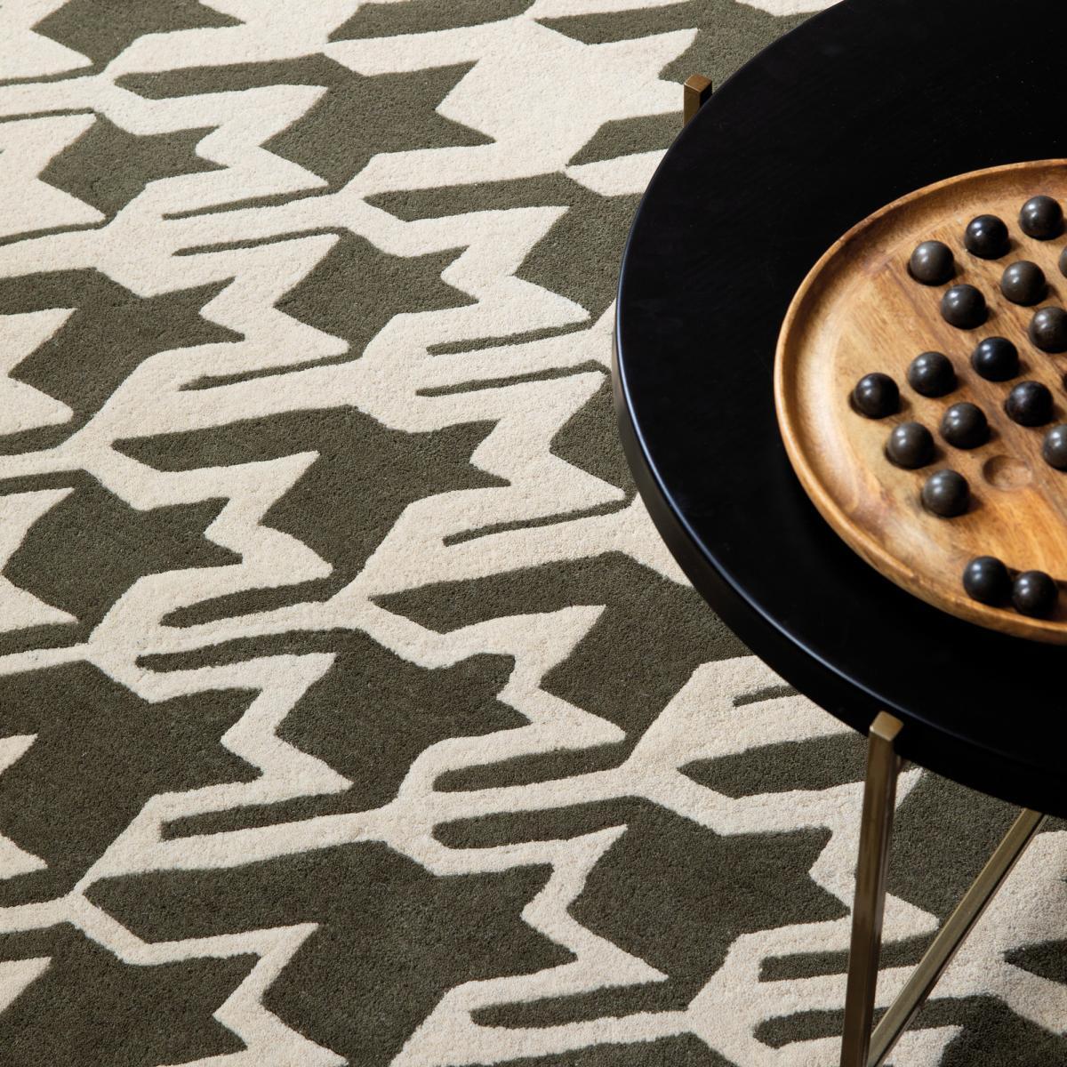 Tapis salon et chambre fait à la main en laine motif géométrique TAIL