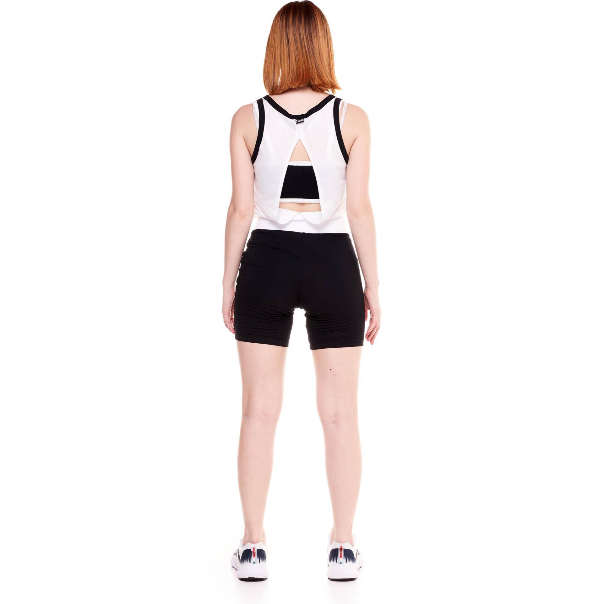 Pantalones cortos legging de mujer en blanco y negro.
