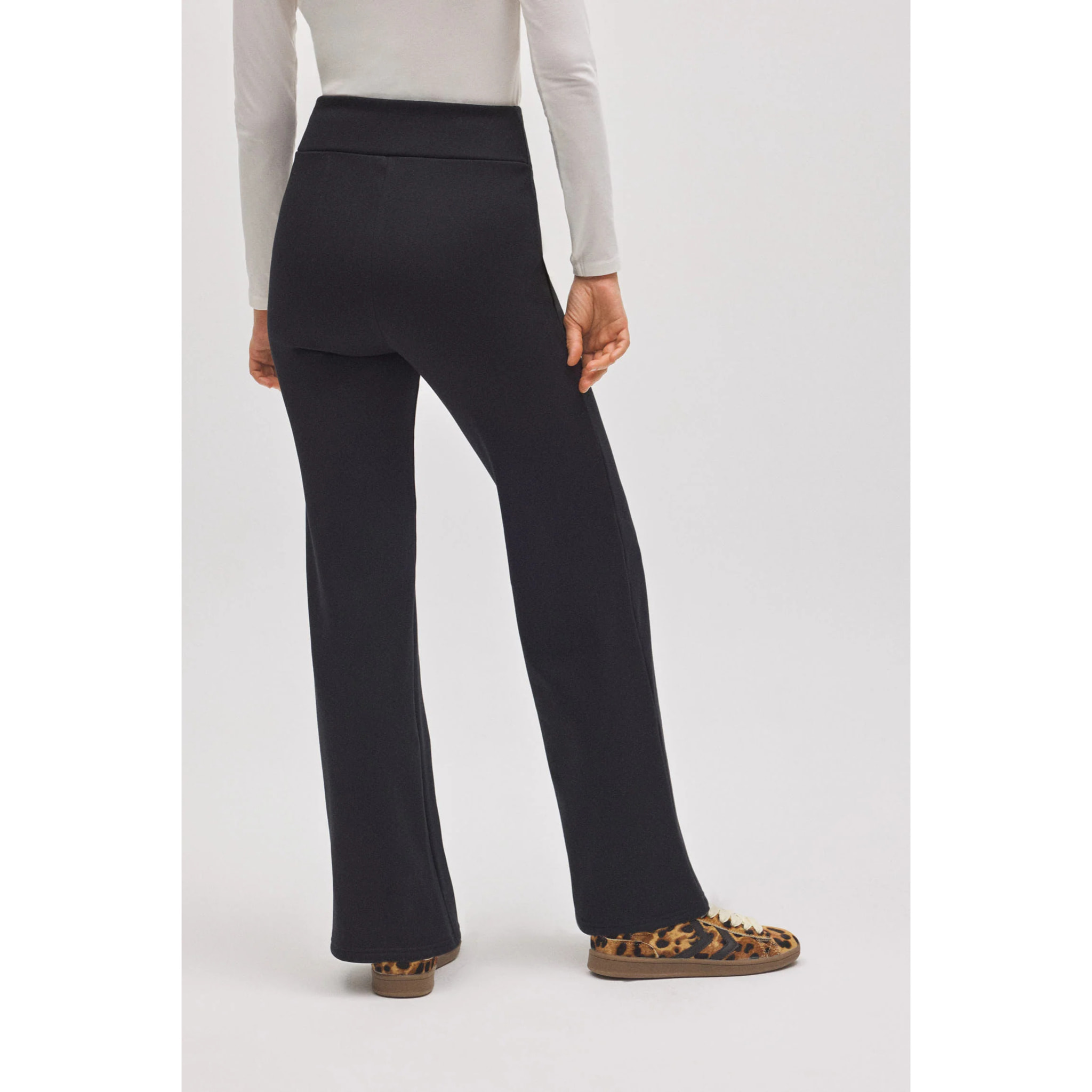 Comodi leggings termici svasati in peluche nero