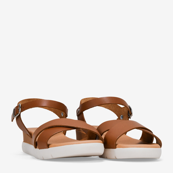 Sandalias de cuña cuero en piel con cierre de hebilla