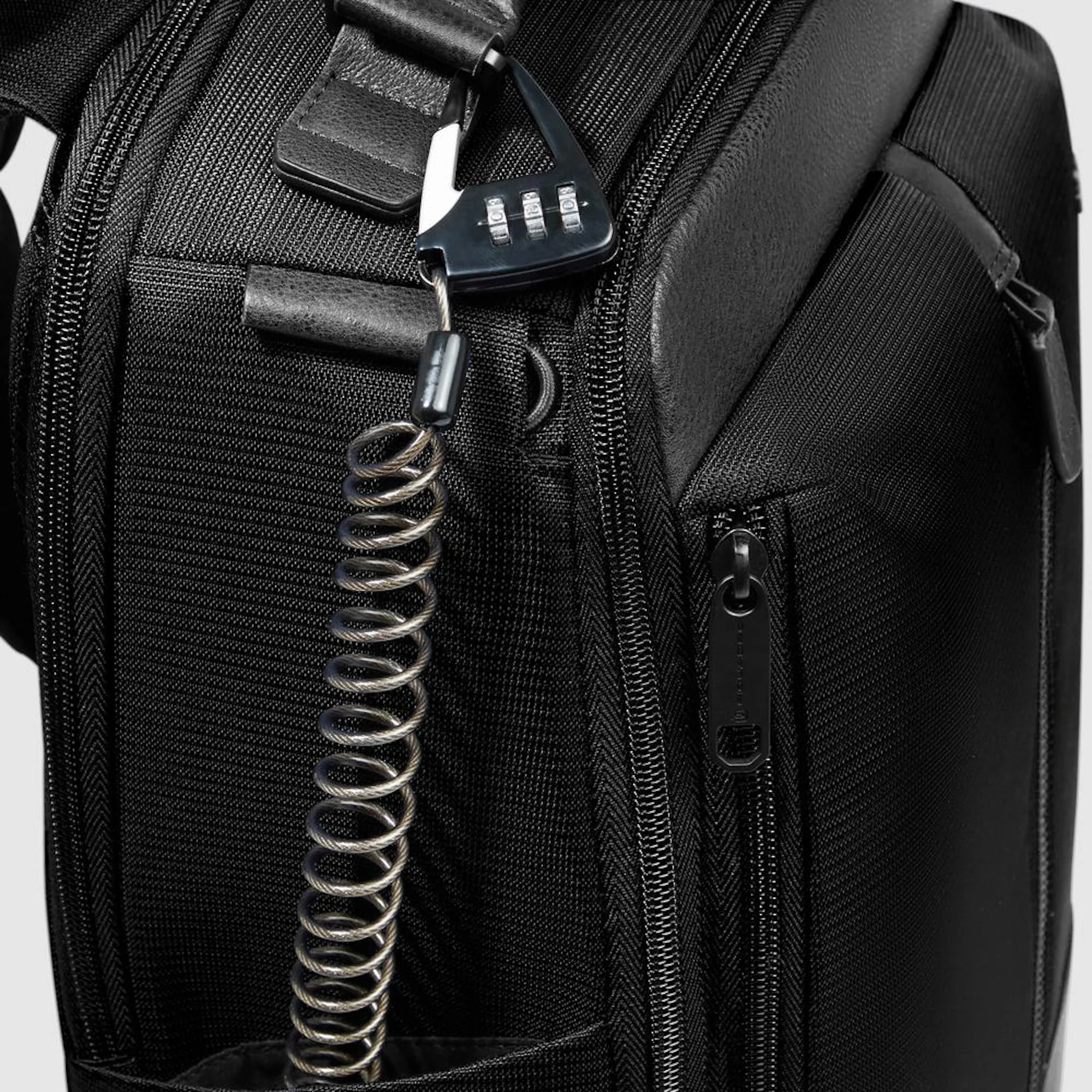 Piquadro Zaino da viaggio porta pc e iPad® con protezioni antiurto e RFID