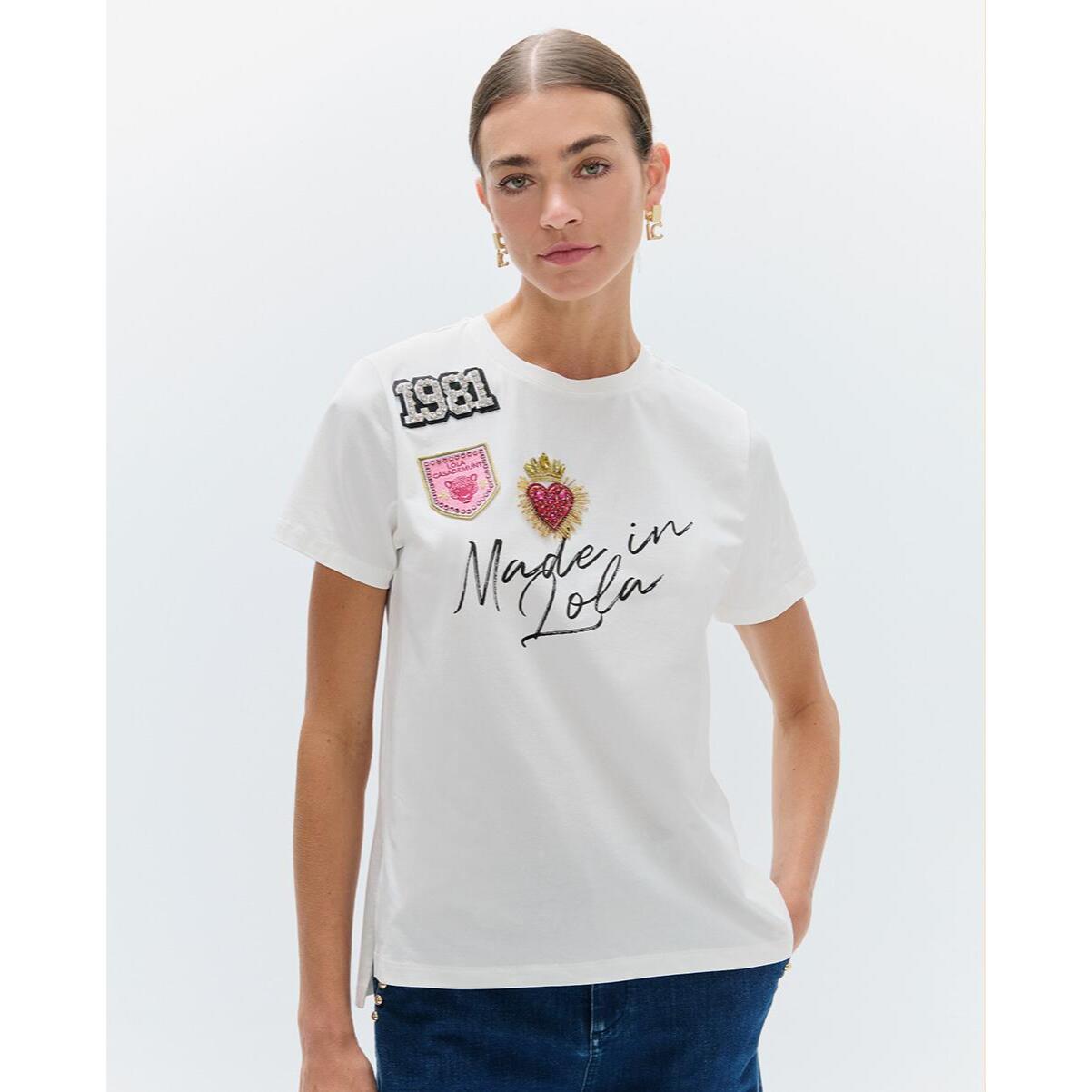 T-shirt girocollo con spacchi laterali, grafica "made in lola" con toppe