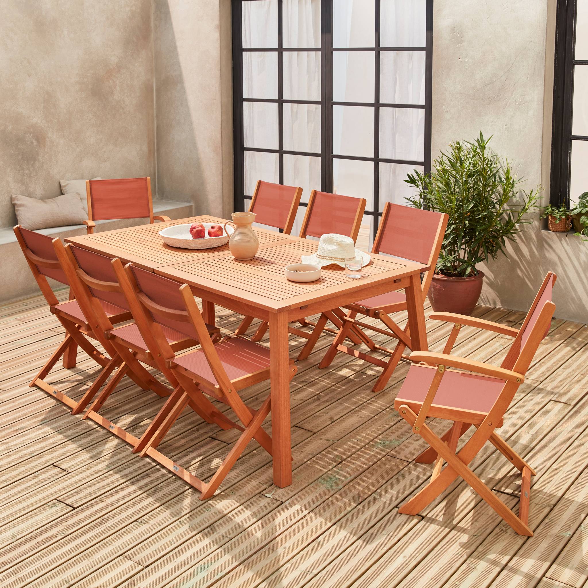 Table de jardin extensible bois d'eucalyptus + 8 assises en bois d'Eucalyptus huilé et textilène terracotta