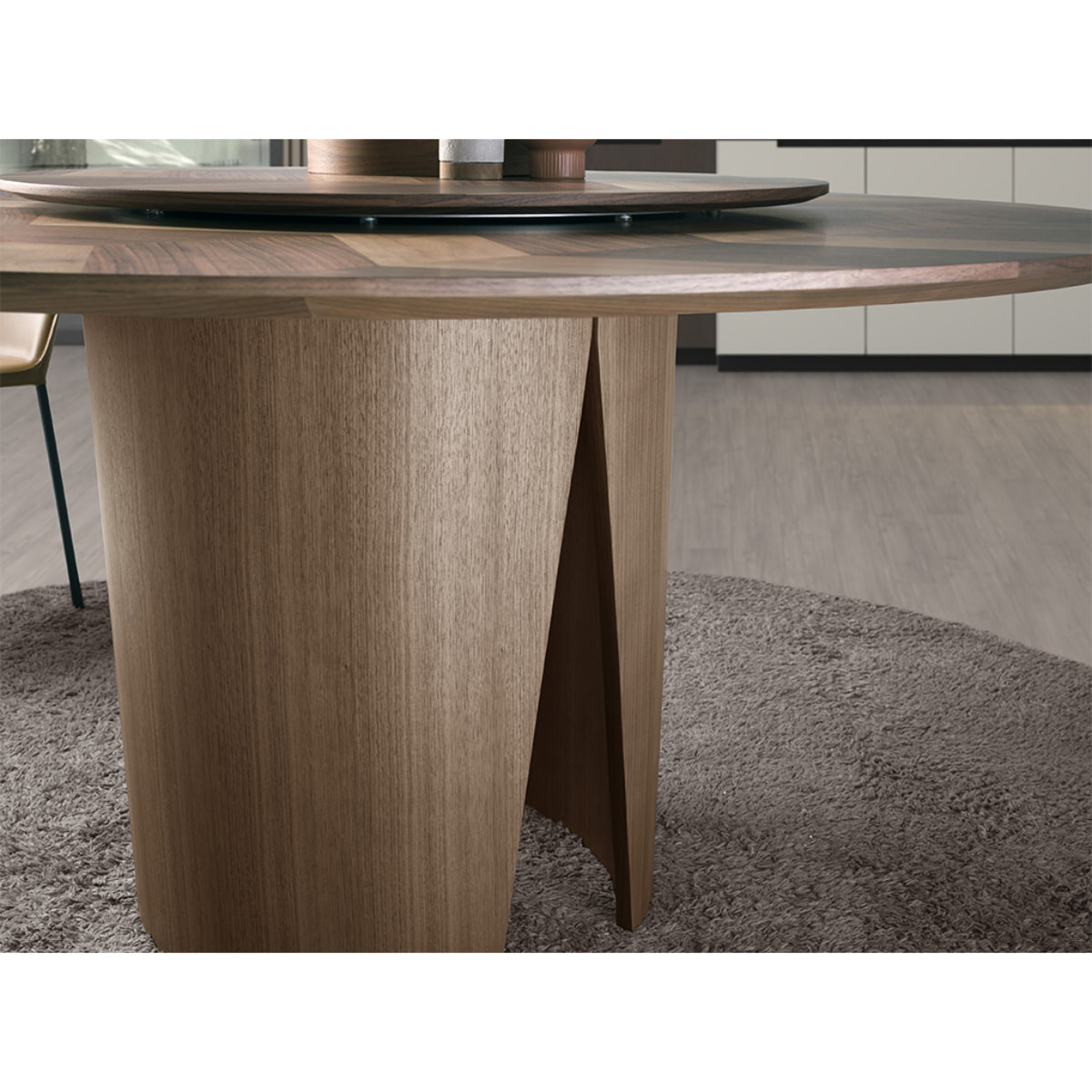 Mesa comedor Angel Cerdá redonda con tapa fija y estructura de madera chapada en nogal natural 150x150x76cm