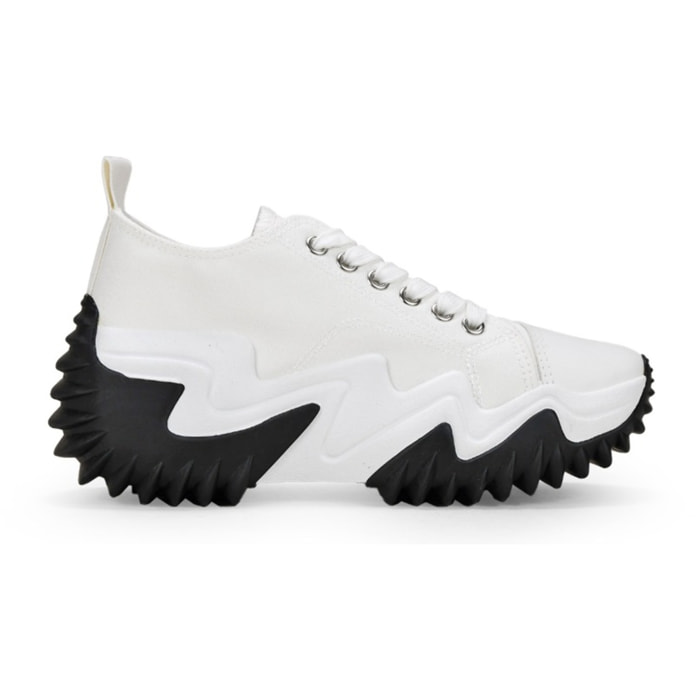 Zapatillas de tela blancas con plataforma y suela dentada