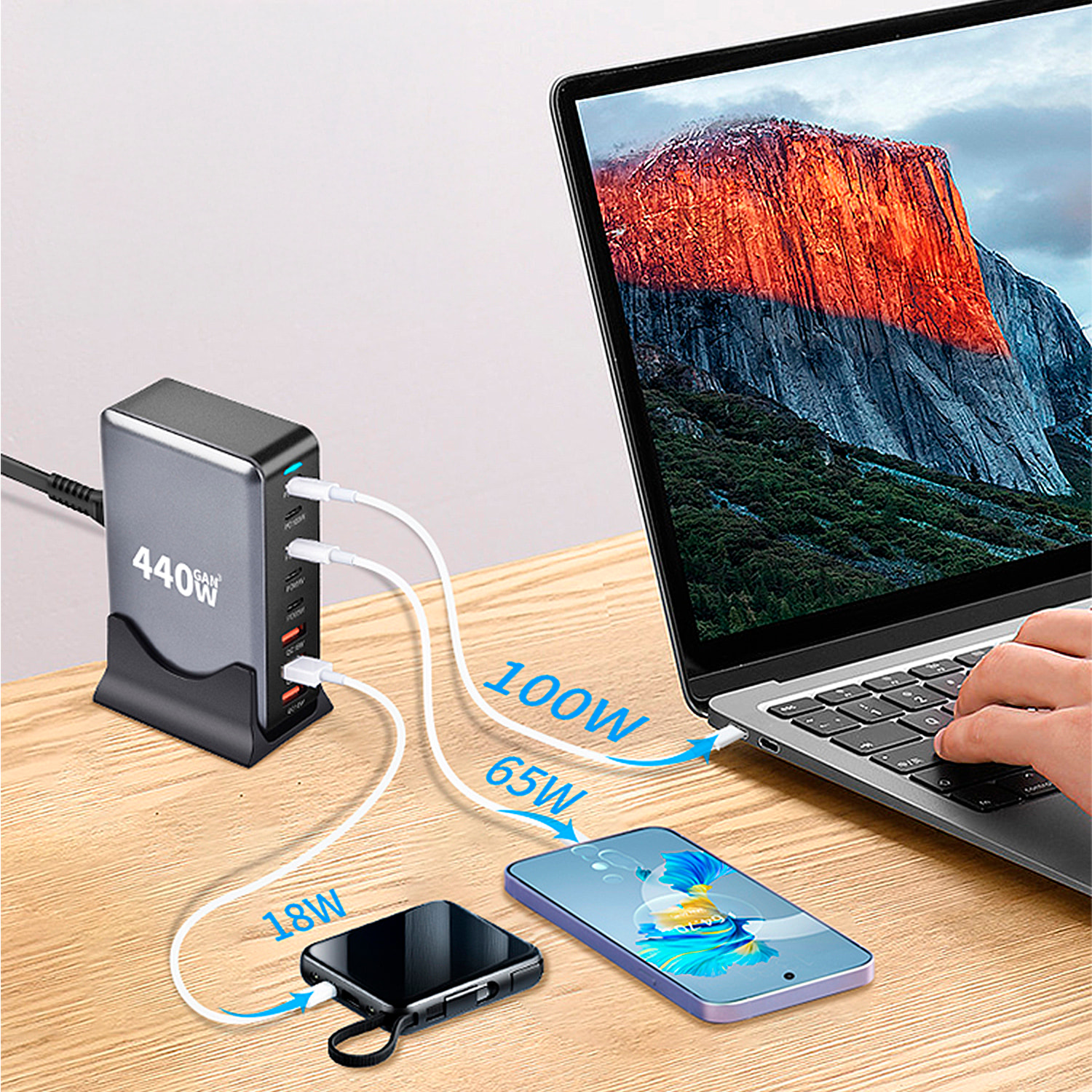 Cargador de mesa con 440W, con 5 salidas USB tipo C de carga rápida y 3 salidas USB-A.