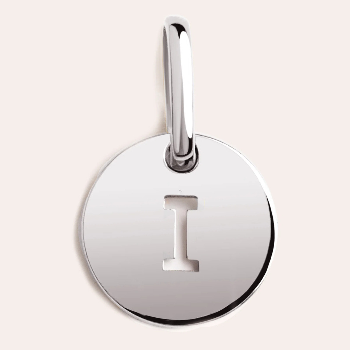 Charm Mini Medallion Letter in Argento