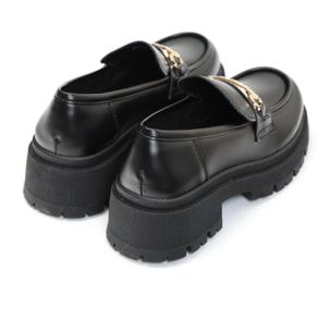 Mocassini in simil pelle platform con applicazione color oro