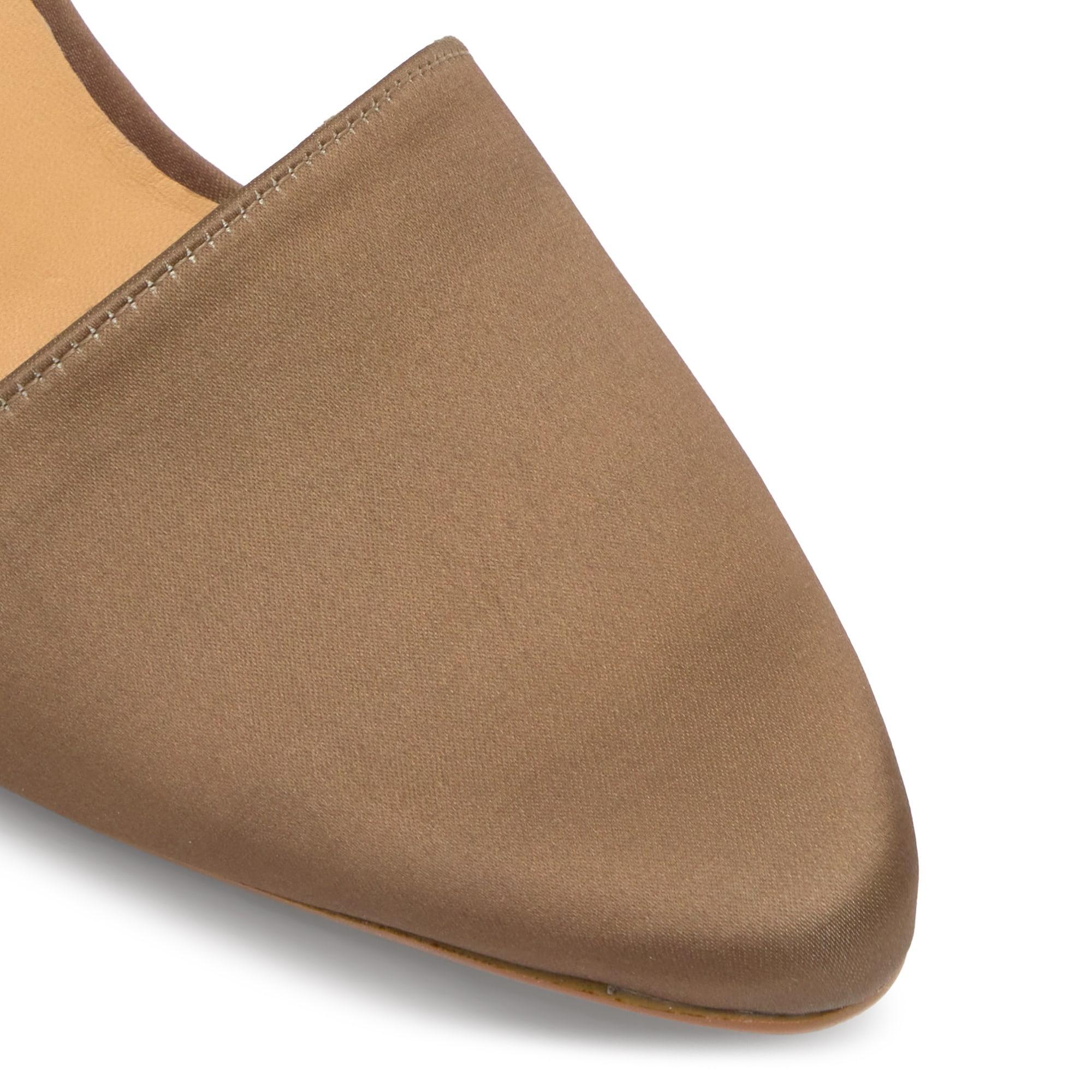 Alpargata Judi cuña de yute geométrica en raso con pulsera y punta afilada