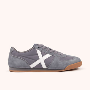 Zapatilla de Estilo Urbano en Gris y Blanco MUNICH STEREO 01