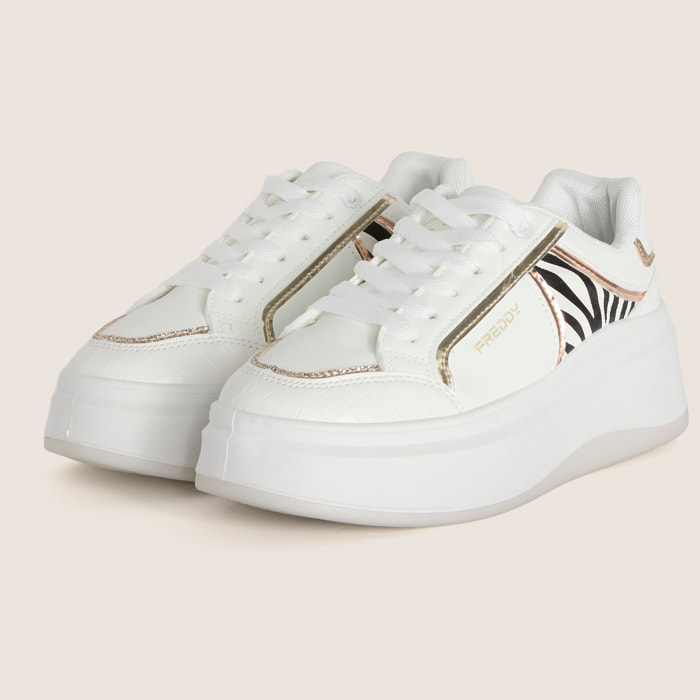 Sneakers in Similpelle con Dettagli Glitter e Animalier